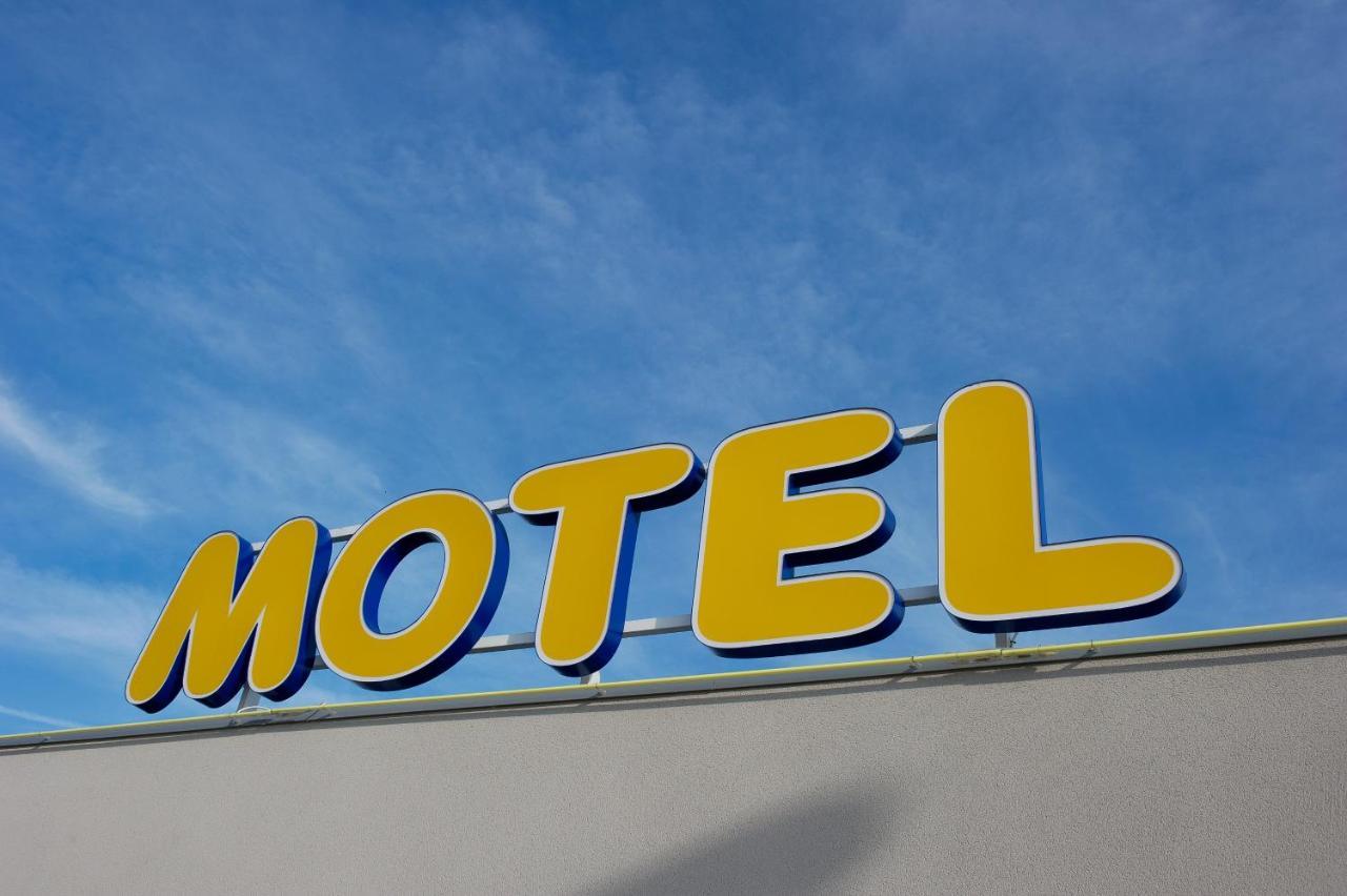 Ace Hotel Travel Athee Sur Cher Εξωτερικό φωτογραφία
